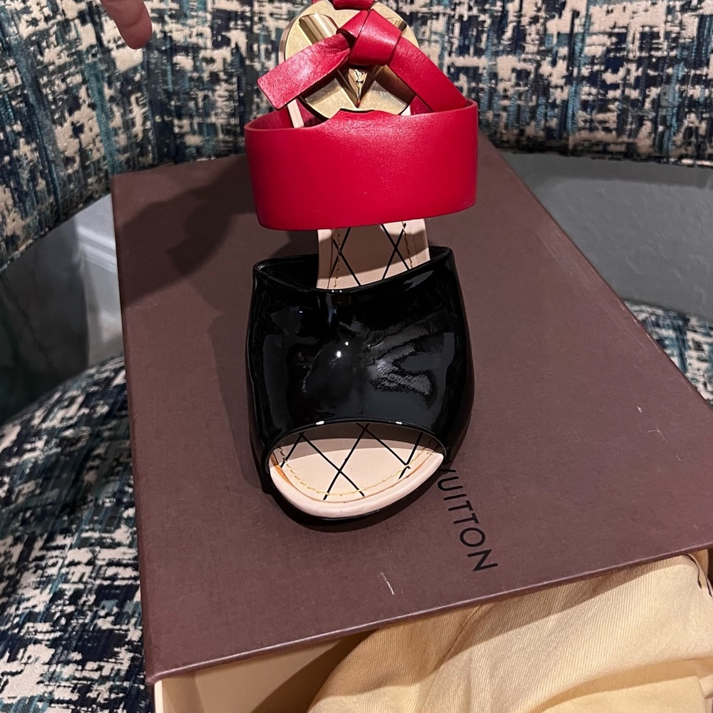Louis Vuitton heeled sandals - Picture 8 of 11